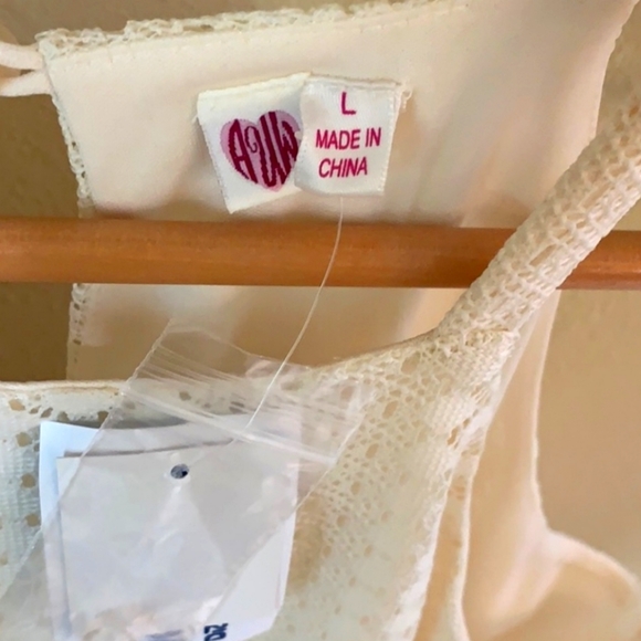 NWT! AUW Maxi Dress w/Belt- Cream Lace on Top and Pink/Purple Design on Skirt. L - Picture 2 of 4